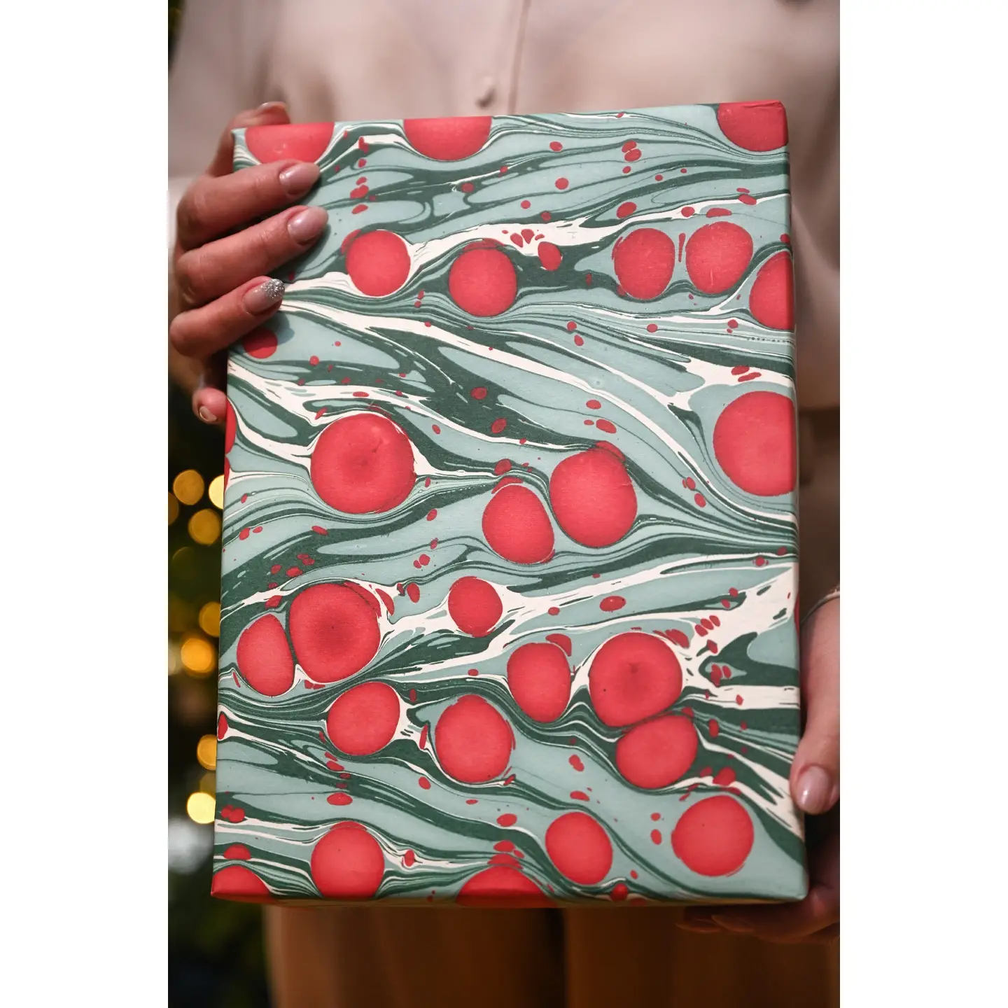 Papel de regalo marmolado burbujas cosmos - Imagen 3