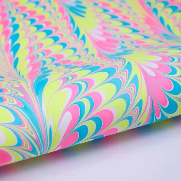 Papel de regalo pavo real neón