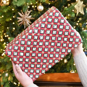 Papel de regalo grabado a mano cuadros florales escarlata - Imagen 3